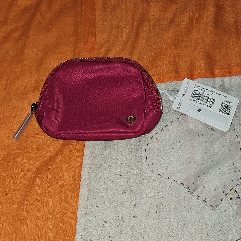 Lululemon Everywhere Belt Bag Nano. BRML/GOLD! NWTS!!!